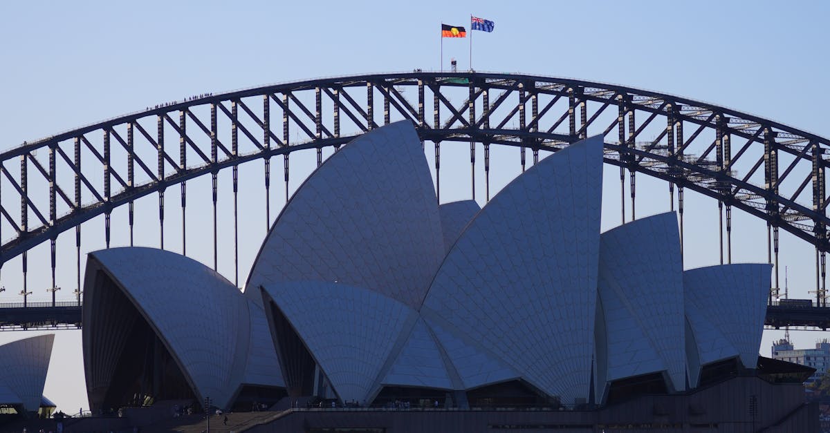 Natural Ingredients for Effective Glass Cleaning Solutions